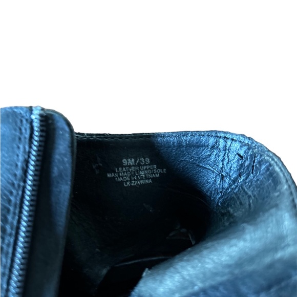 Lucky Brand sliced black leather bootie size 8.5 stacked heel - Picture 5 of 6